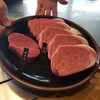 ニュー松坂 - 料理写真:黒毛和牛ロース(宮崎産)150g、ヘレ(鹿児島産)120g。本来は100gと70gですが、10g440円でup可能！