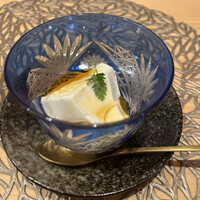 萌えぎ - 杏仁豆腐！プリンのように弾力があり癖になる味で美味しい！