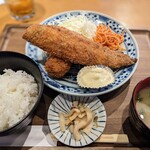 Shimbashi Uokin Takadanobaba Ten - あじころ定食（限定で大きな鯵フライ）