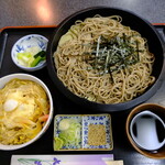花蔵 - でもこれで、休日ご飯として十分に及第点という気もする。が、前回訪問のこの高得点の意味は分からず。直さなかったけど(笑)