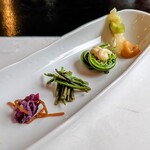 郷土料理ともん - ミツバアケビの芽/コゴミのマヨネーズ和え/ノビルの酢味噌和え