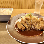 202354410 - 2023.4.12  デミチキンカツランチ