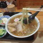 一平食堂 - ラーメン（麺）