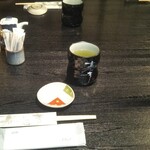 寿し芳 - テーブルセット。