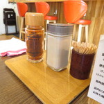 二代目 拉麺大公 花 - 卓上調味料