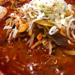 焼肉・冷麺 三千里 - 優しい味噌スープに辛味噌たっぷりの野菜と胡麻が旨い！