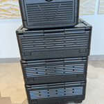 味 らく田 - コンテナ４つに食材と調理器具