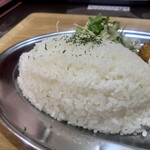 キッチン あずま - ごはんは山盛り４００グラム‼️