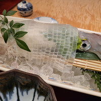 対馬のどぐろとイカ活き造り 博多 魚蔵 都ホテル店 - 
