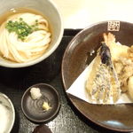 本格手打うどん 大河 - 冷かけうどん、天ぷら（海老、半熟玉子、舞茸、鶏、南瓜、茄子）