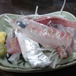 興津屋 - ぴかぴかの鯵