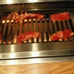 焼肉 ウエスト - いざ、焼きに入ります(^^)