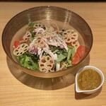 Robata Yakitori Torisai - 自家製にんじんドレッシングのサラダ