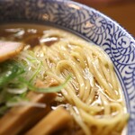 中華そば 多賀野 - 中太のストレート麺