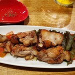 和酒・煮込み らいどん - スパイシーでハニーなグリルチキン