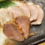和酒・煮込み らいどん - 自家製低温チャーシュウ