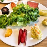 肉と野菜の農家イタリアン アリガト - 季節のサラダ
