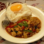 ワラポン - 2013.7 カオパッガパオガイカイダーオ（1,000円）鶏肉のタイバジル炒め目玉焼きライス