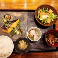 春秋ユラリ 恵比寿 - 