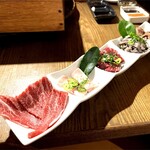 和牛焼肉 布上 - 新鮮刺身五種盛（幻ツラミ刺、牛たてがみ、トロハツ、生センマイ、牛タタキ）