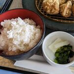 Mun Reiku Gorufu Kurabu Ichihara Kosu - ご飯と漬物