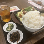 わ楽 - お新香、ヒジキ煮　一味違います