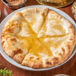 honey cheese naan