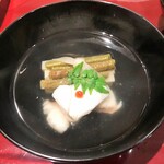 銀座 しのはら - お椀:大原女が京都に売りにくる薪の束（大原木）を模した 筍とぜんまいの干瓢巻きが印象的