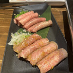 Yakiniku Sakaba Tomo Sankaku - 