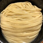 麺屋一燈 - 昆布水に浸かった麺