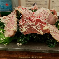 イレール人形町 - オードブル1 【自家製ハムと生ハム 季節の野菜サラダ リンゴドレッシング】2,200円（＋税）