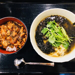 中国料理 麟 - 季節の変わり麺 1000円
            岩のりと三つ葉のラーメンと麻婆丼(小)のセット