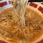 バーミヤン - 酸辣湯麺の麺リフ！