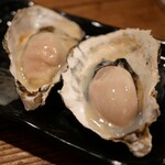 Shibuya Kakiiredoki - お通し 特選 焼き牡蠣