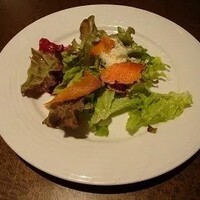 バール・エ・リストランテ・タブリエ - サーモンサラダ