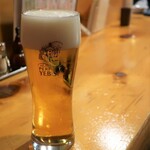 串やき黒田 - エビス生ビール（605円税込）。