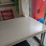 京町クロケットファミリー - こちらのテーブル席に座りました(^^)v