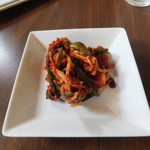 炭火ホルモン壱 - 九条ネギ干し大根キムチ