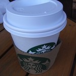 スターバックスコーヒー - いまや当たり前となったスリーブ付き。