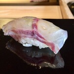 鮨 三心 - 鶏魚(イサキ)