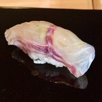 鮨 三心 - 鶏魚(イサキ)