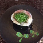 鮨 三心 - 首折れ鰯の磯辺巻