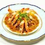 Steamed large shrimp with garlic sauce