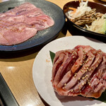 Yakiniku Kingu - 【名物】きんぐカルビ、きんぐ塩タン、ナムル盛り合わせ