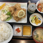たつみ食堂 - とりから揚げ定食(アイスクリーム付)946円