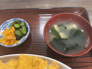 まつもと食堂 - 味噌汁、漬物