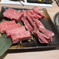 近江うし 焼肉 にくTATSU 青山本店 - 