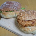 本牧館 - 平牧三元豚のメンチカツバーガーと田舎パンサンド