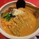 新宿 秀山 - 排骨担々麺(1,580円)