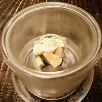 春秋ユラリ 恵比寿 - この器を持ち上げると……